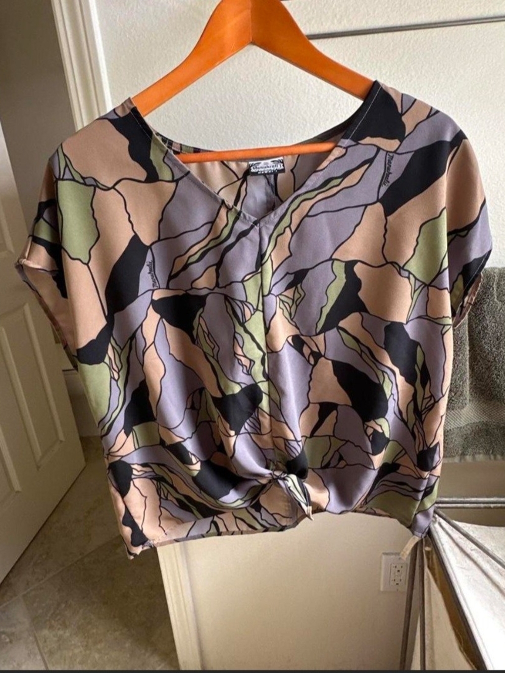 Manuheali'i Knot-Front Top